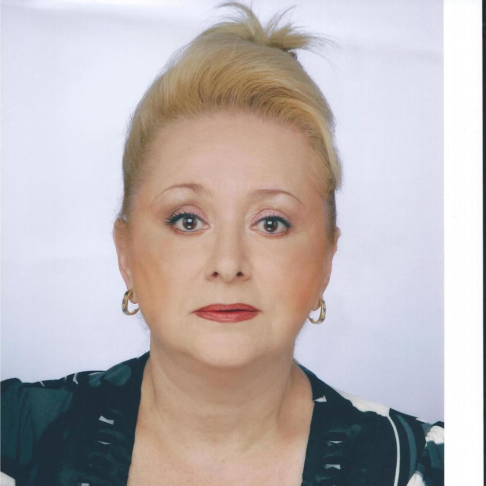 Meet your Posher, Larisa